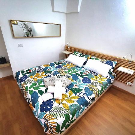 Ma Ma Crociferi 33 Apartment Катания Екстериор снимка